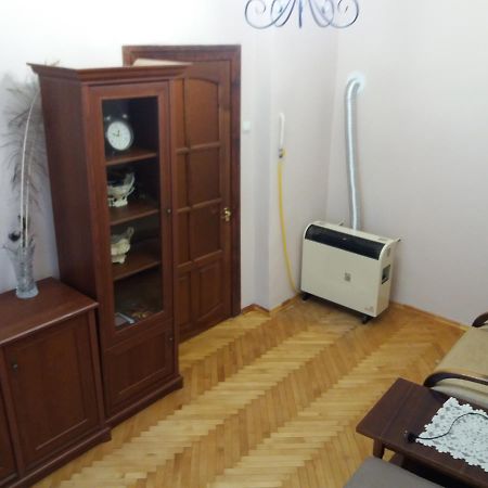 Apartamento Pylnykarska 6 Leópolis Exterior foto