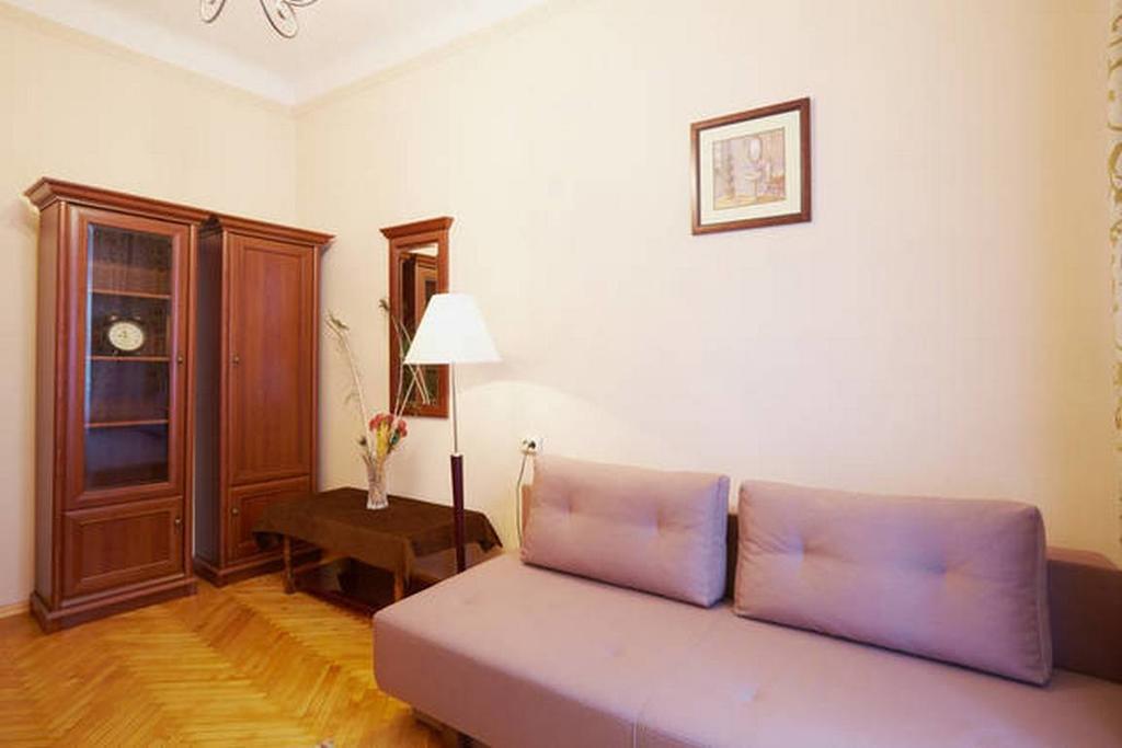 Apartamento Pylnykarska 6 Leópolis Exterior foto